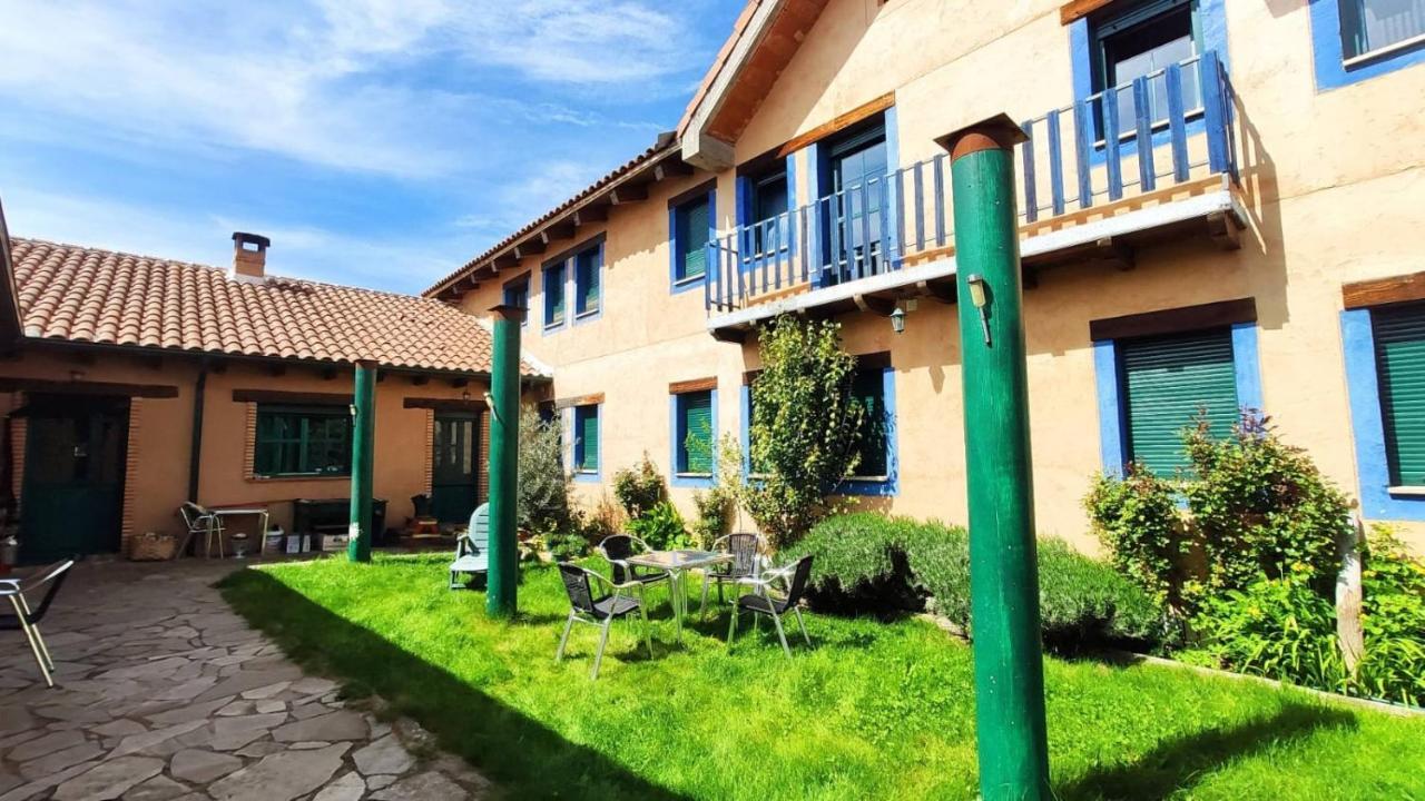 Albergue De Peregrinos Casa Flor Murias de Rechivaldo Eksteriør bilde